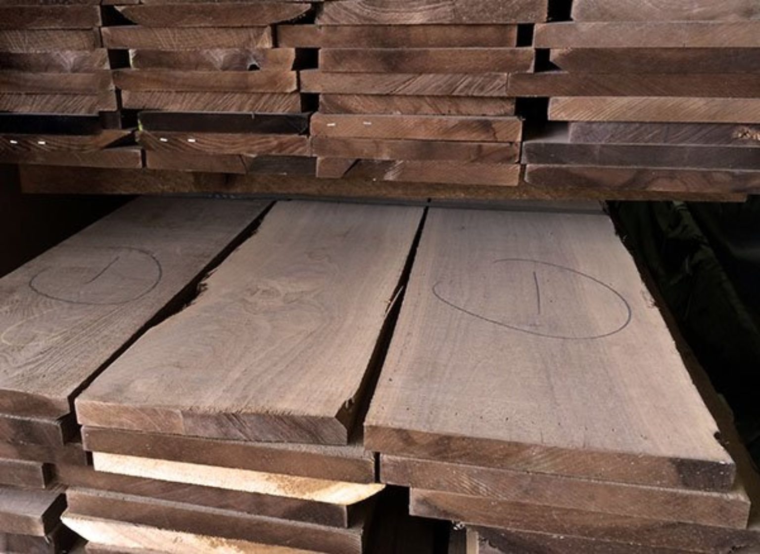 Black Walnut Lumber Grade Allow more Defects and Smaller Sizes