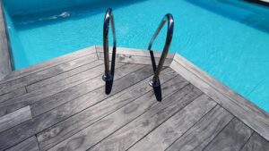 Accoya color Grey pool deck